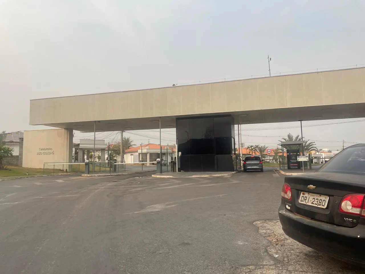 Casa a venda com 3 quartos sendo 1 suite 89m² com 2 vagas de garagem e edicula
