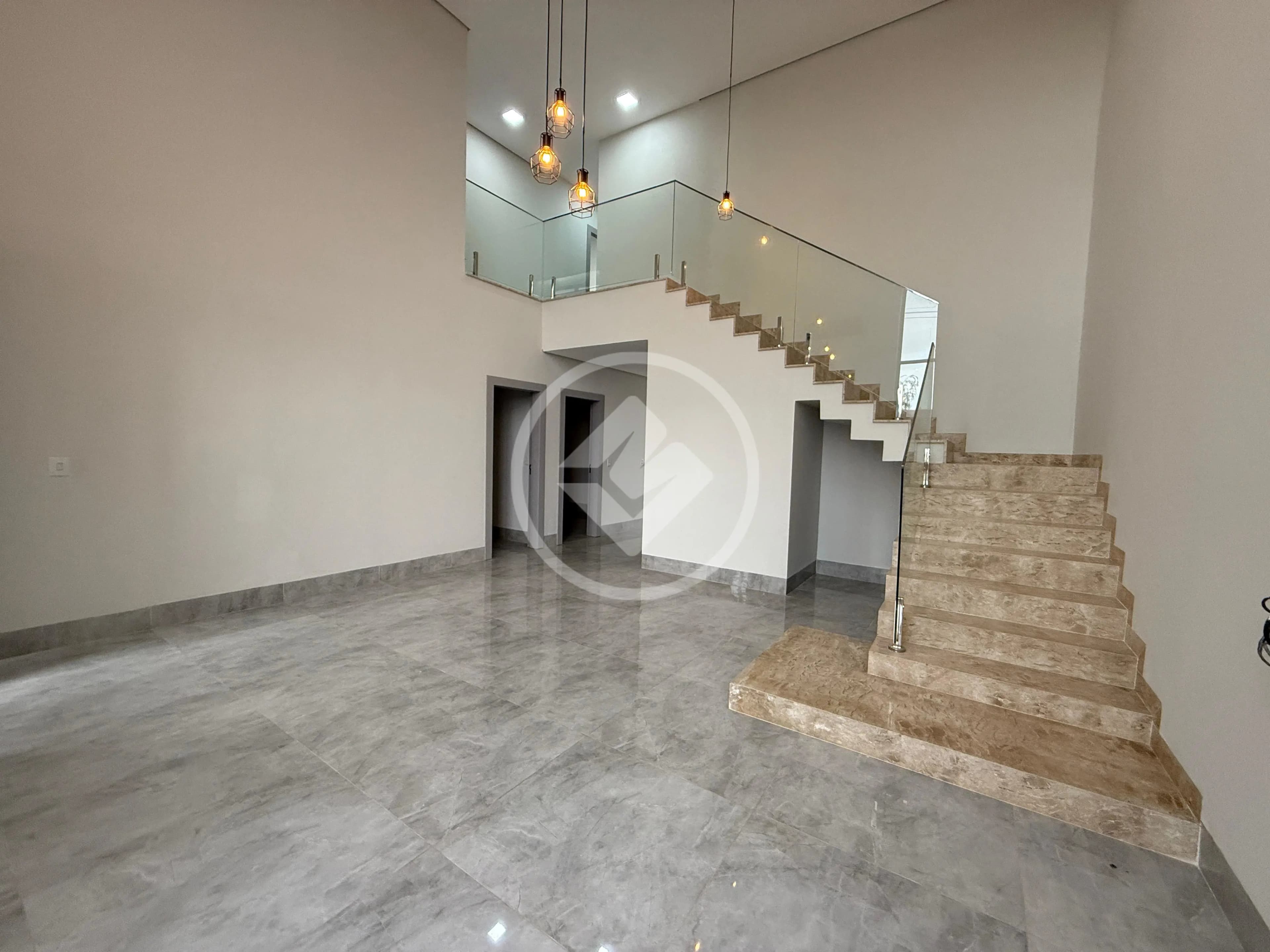 Vende-se sobrado no condomínio Florais do Valle. R$ 3.200.000,00. Gostou? Agende sua visita. Valores sujeitos a alteração sem aviso prévio. My Broker Imóveis. CRECI J 14.681