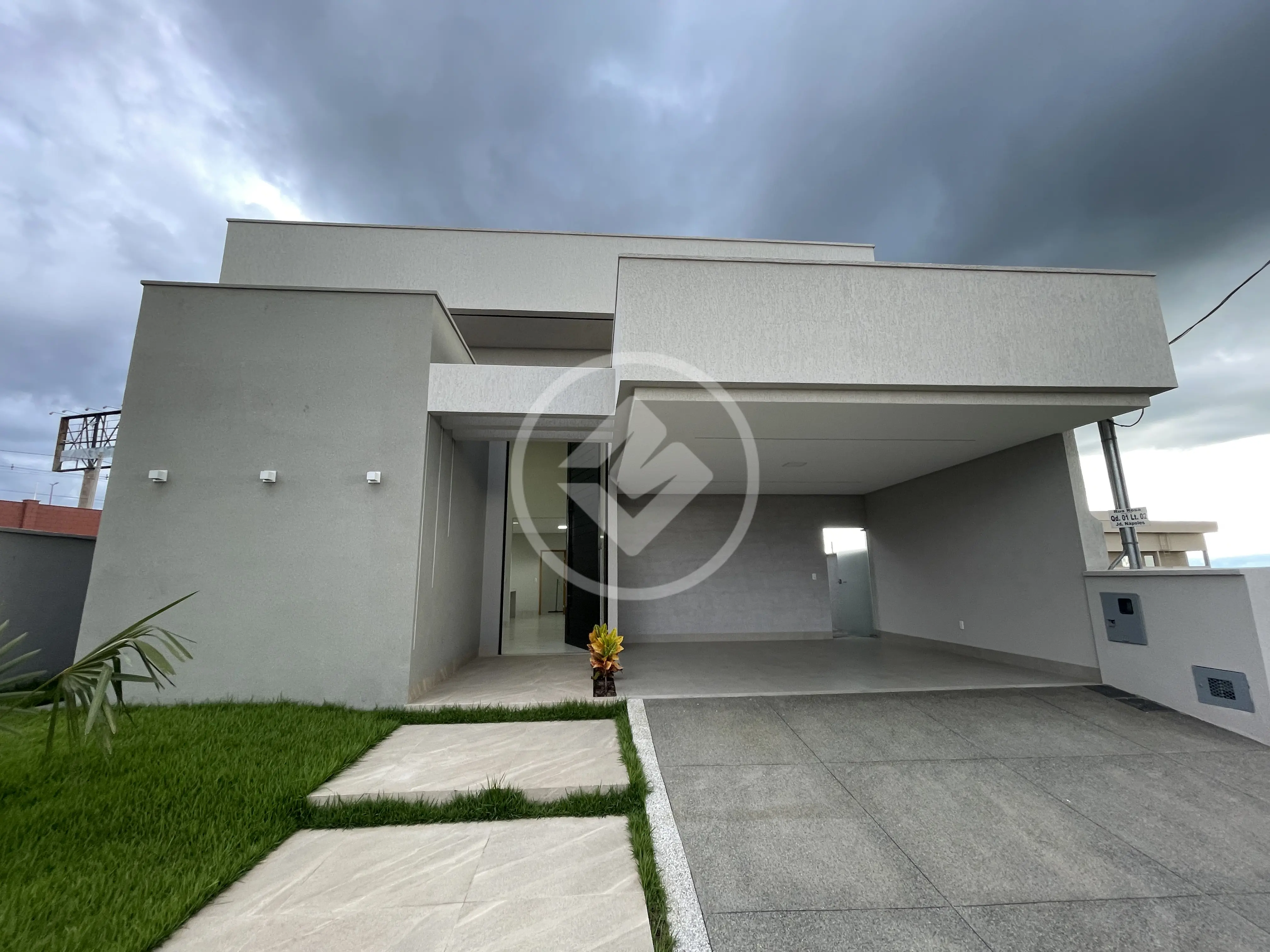 REF: Office2344 Casa no condomínio Jardins Nápoles sendo 4 quartos com 175m²,Senador Canedo-GO