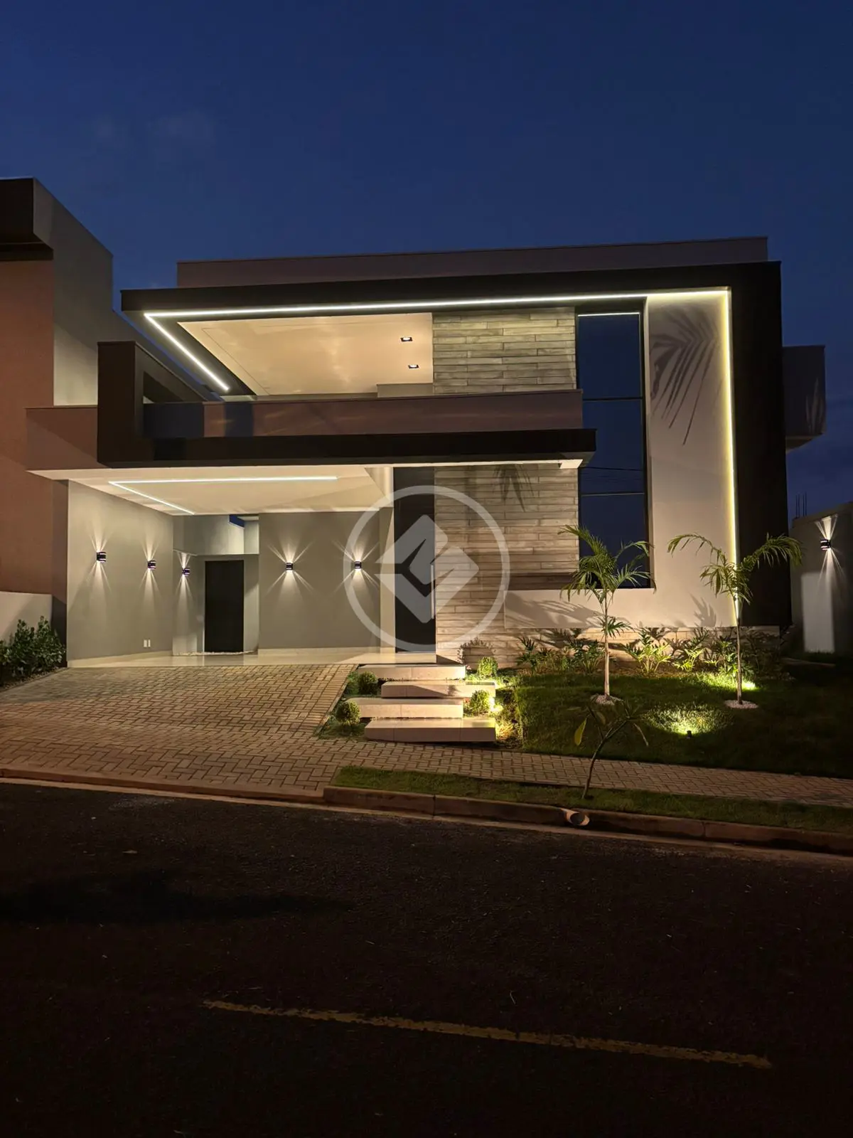 Luxuosa casa no Village Provence, nova, 3 suítes!!!