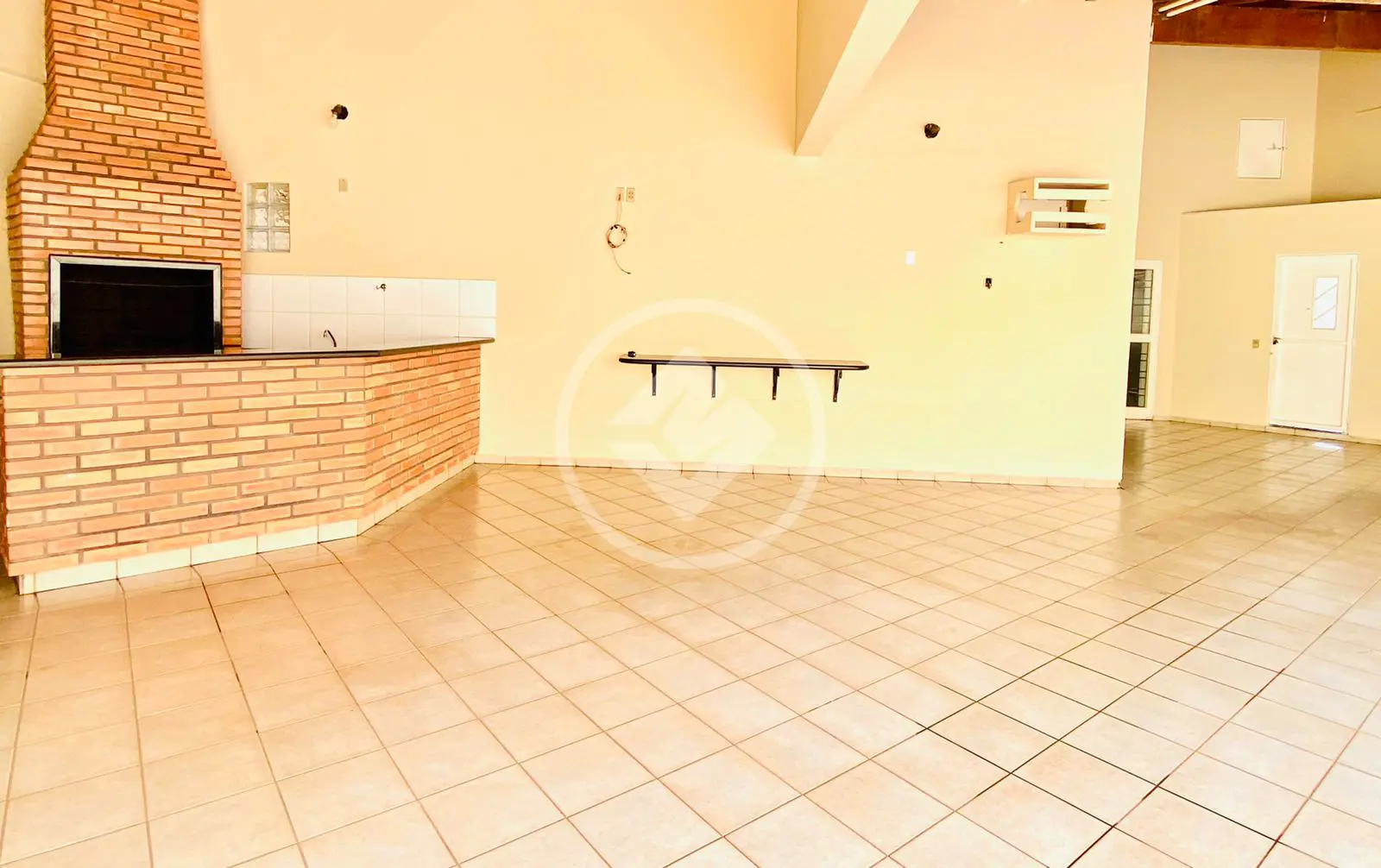 VENDO CASA NO BAIRRO PLANVILLE