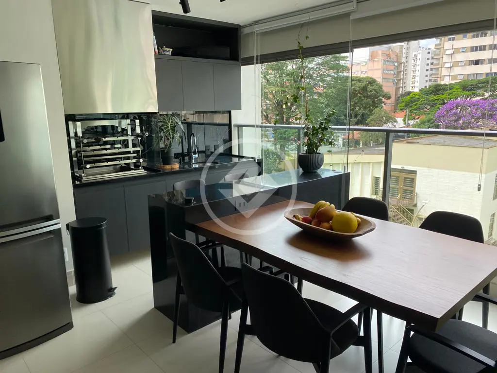 Vendo Belíssimo apartamento 3 Quartos e suíte em Moema