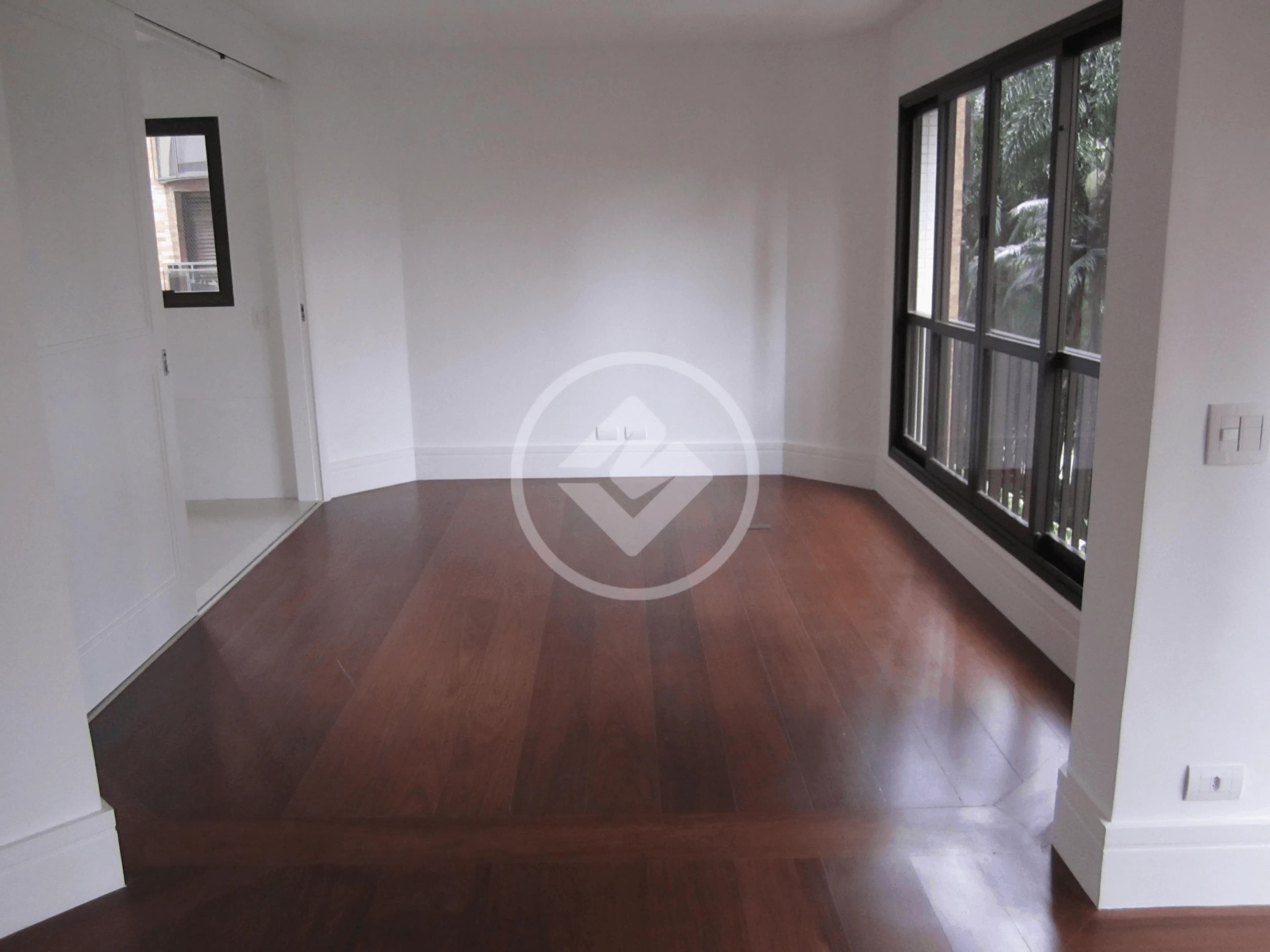 Apartamento a venda de 210 M² na Vila Nova Conceição com 3 suites e 3 vagas