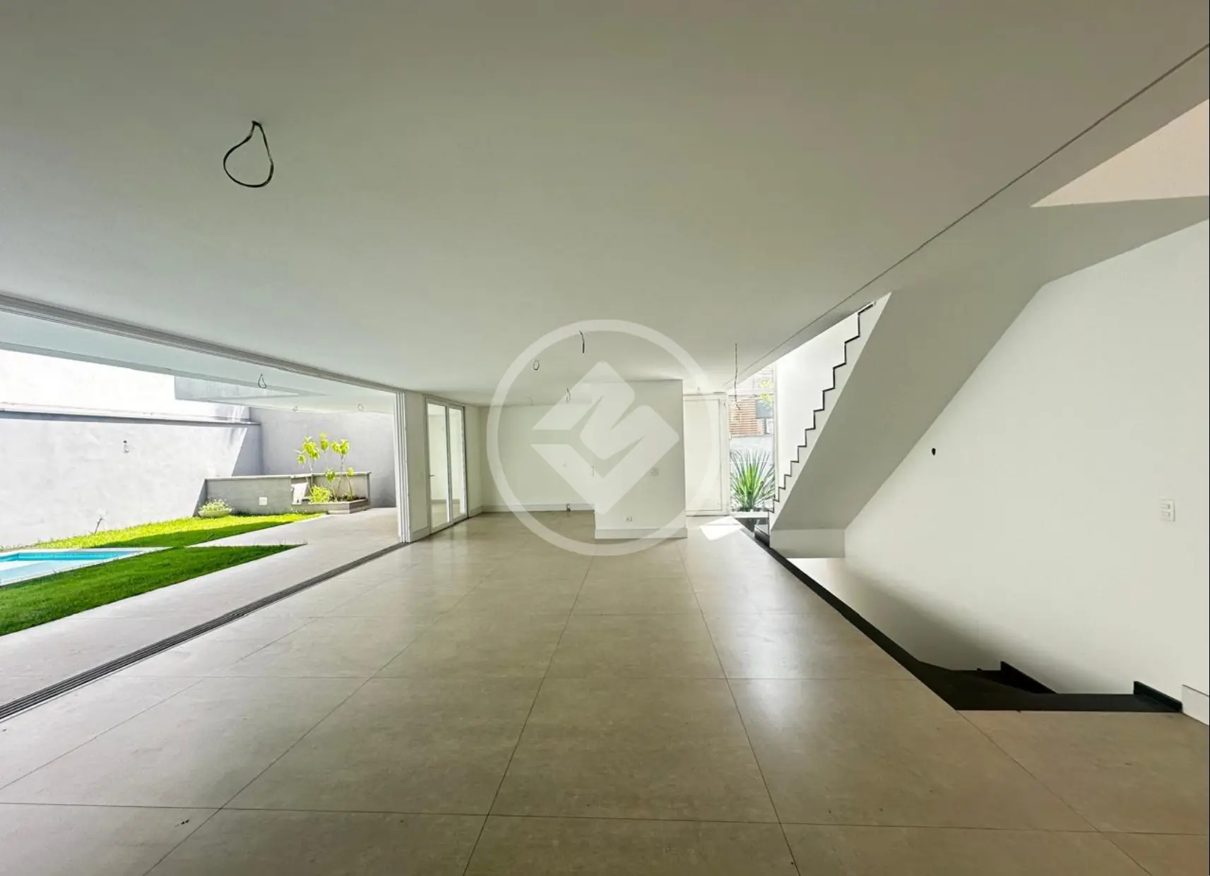 Vendo belíssima casa de condomínio com 4 suítes no Brooklin
