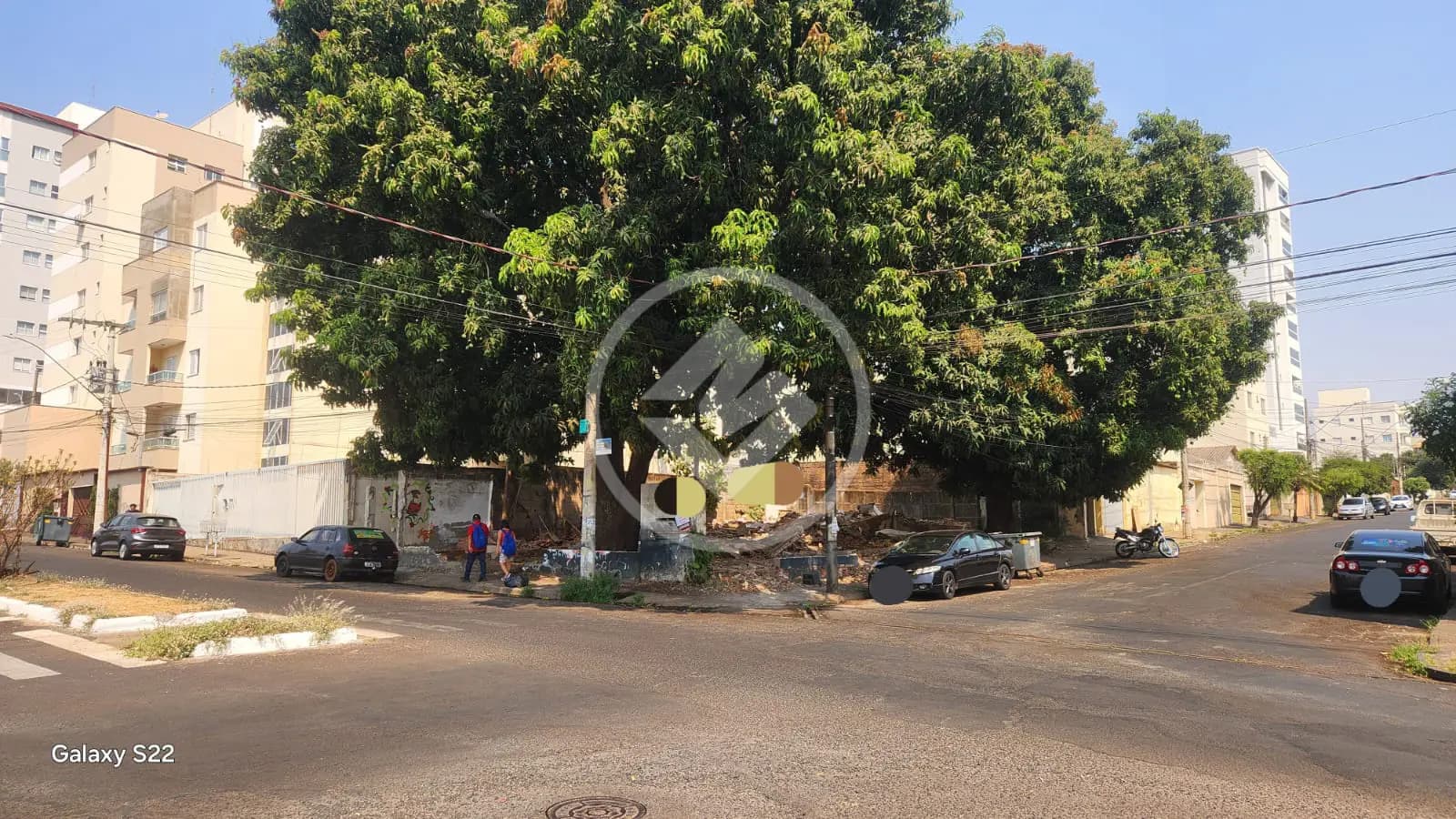 Terreno de esquina à Venda - 360 m² - Santa Mônica - Uberlândia - MG