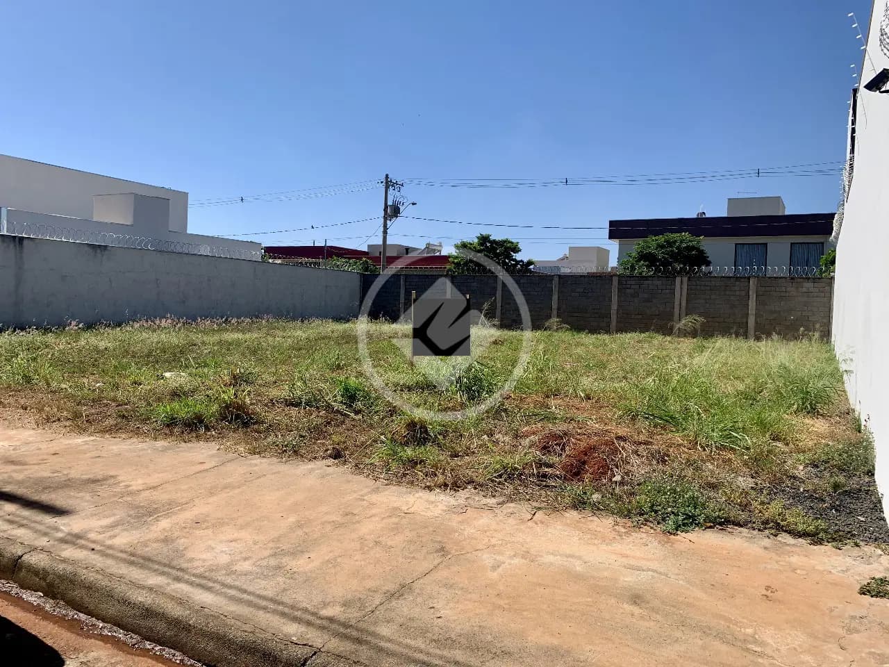 Terreno à Venda - 330 m² - Novo Mundo - Uberlândia - MG