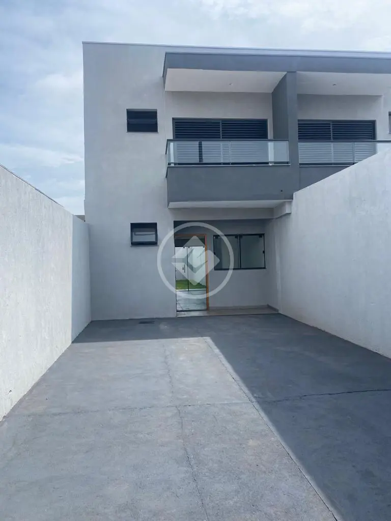 Sobrado à Venda com 2 Quartos, sendo 2 Suítes - 104 m² - Jardim Europa - Uberlândia/MG