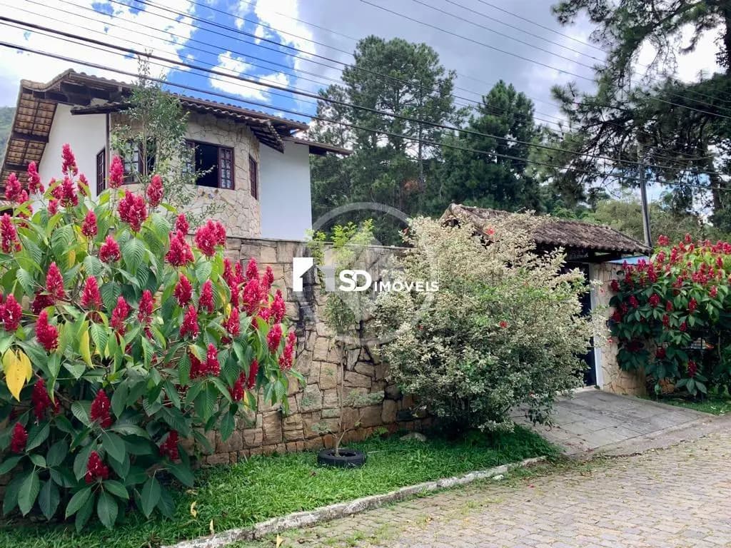 Excelente casa fora de condomínio no Quebra Frascos.