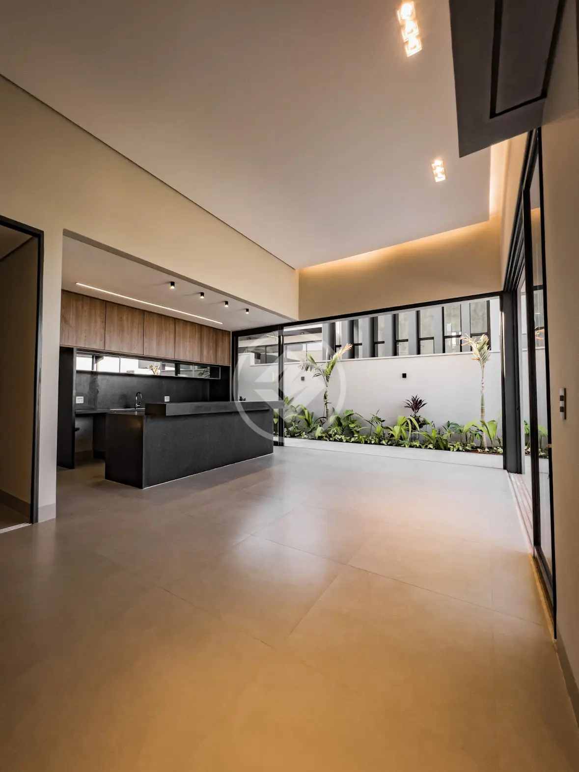 Casa à venda com 3 quartos, sendo 3 suítes – 227 m²- Granja Marileusa - Uberlândia/MG
