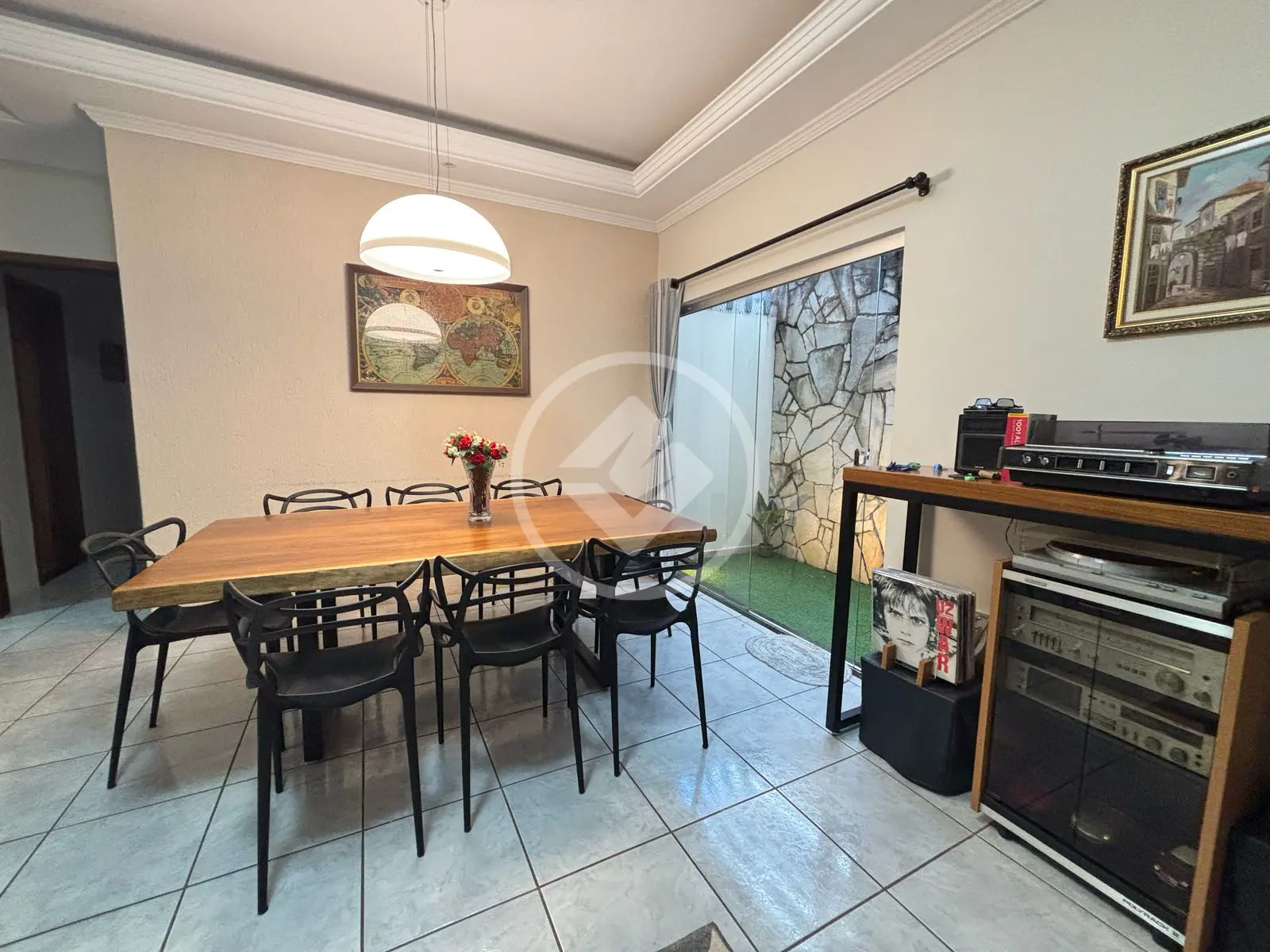 Casa no cidade jardim 436m² com 3 Quartos sendo 1 suíte.