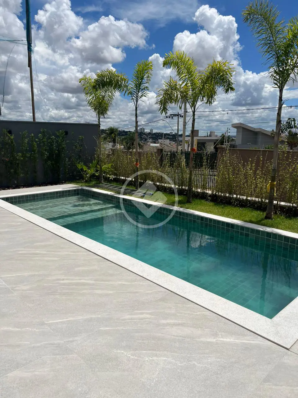 Casa à venda com 4 quartos, sendo 4 suítes – 285 m²- Gávea - Uberlândia/MG