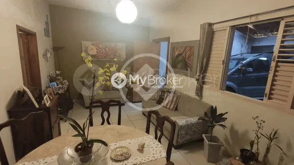 Casa à venda com 3 quartos, sendo 2 suítes - 125 m²- Tubalina - Uberlândia/MG