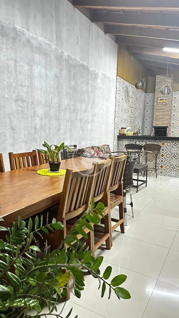 Casa à venda com 3 quartos, sendo 1 suíte – 199 m²- Granada - Uberlândia/MG