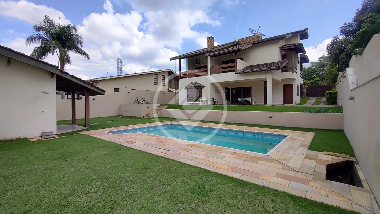 Casa com 4 suítes a venda no condomínio Vista Alegre sede - Vinhedo/SP