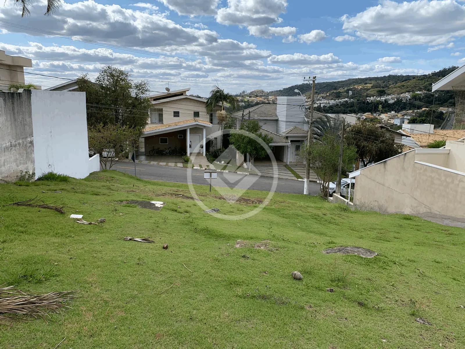 Terreno à venda no Condomínio Recanto dos Paturis em Vinhedo/SP