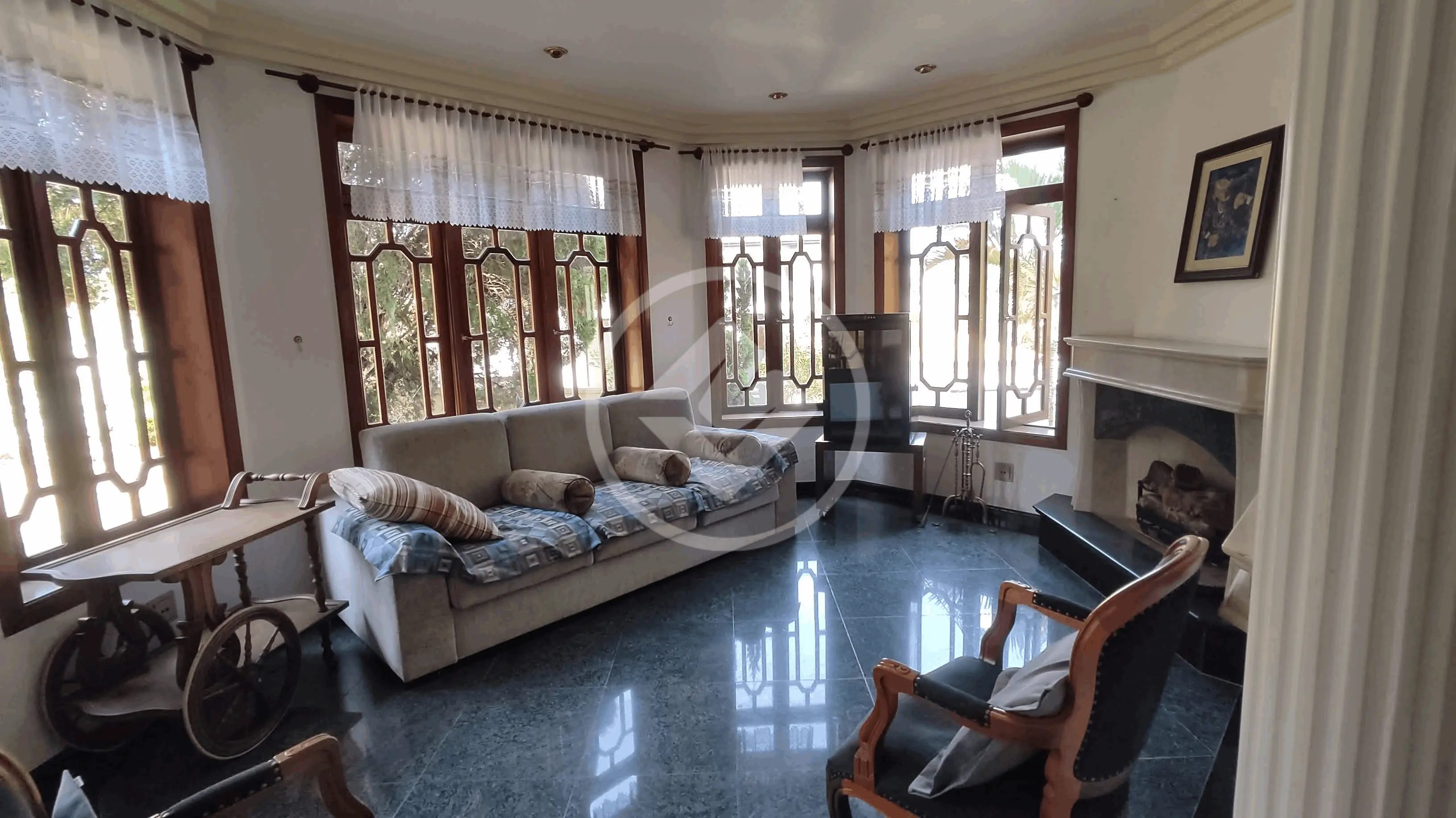 Casa para locação no condomínio Marambaia com 4 suites
