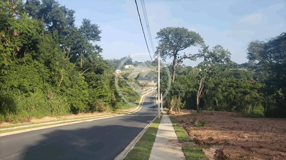 Terreno de 452 m2 à venda no bairro Pinheirinho
