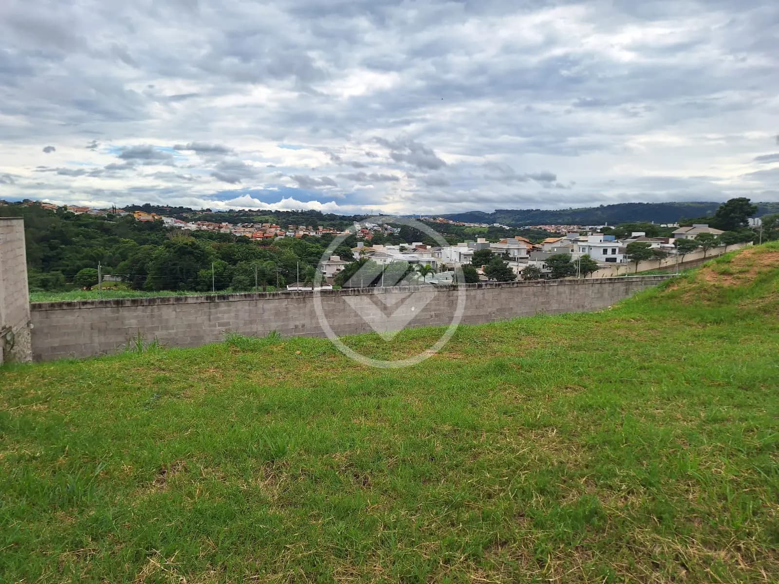 Terreno Condomínio Vila Capuava, Valinhos - SP — foto 1