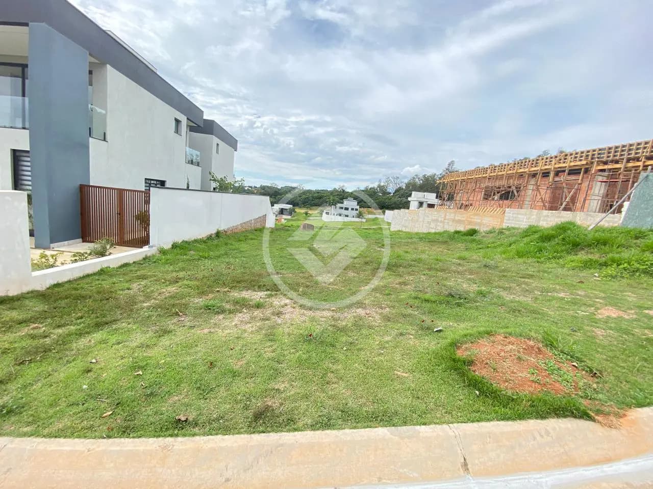 Terreno á venda de 600 metros no Condomínio Arboretum em Vinhedo