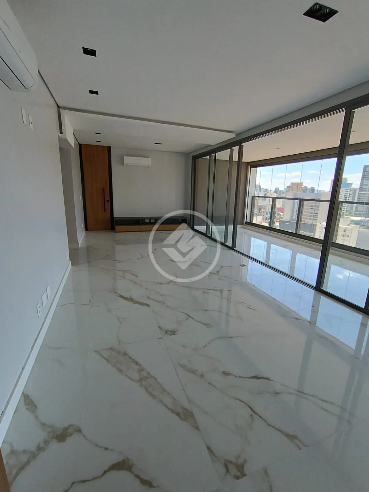 Apartamento a venda na Vila Nova Conceição com 154m² com 3 suítes e 3 vagas de garagem