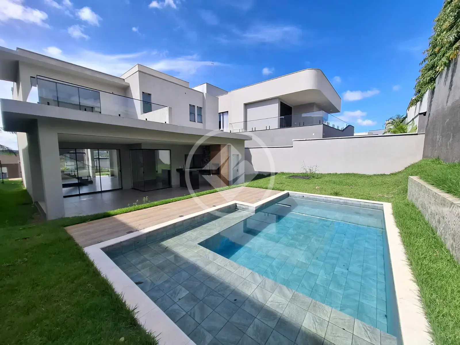 Sobrado Em Condomínio Residencial Goiânia Golfe Clube, Goiânia - GO — foto 1