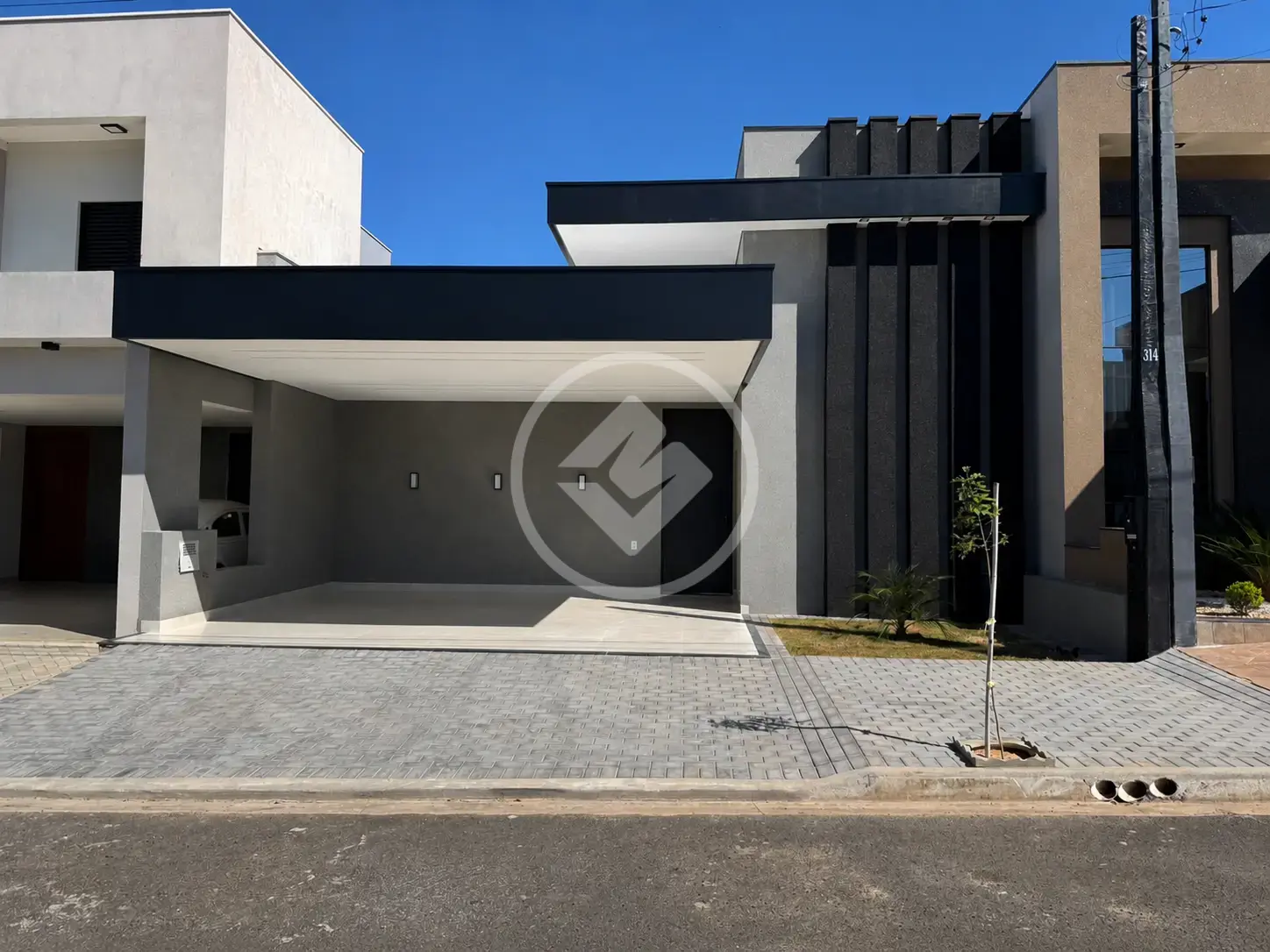 CASA CONDOMÍNIO
