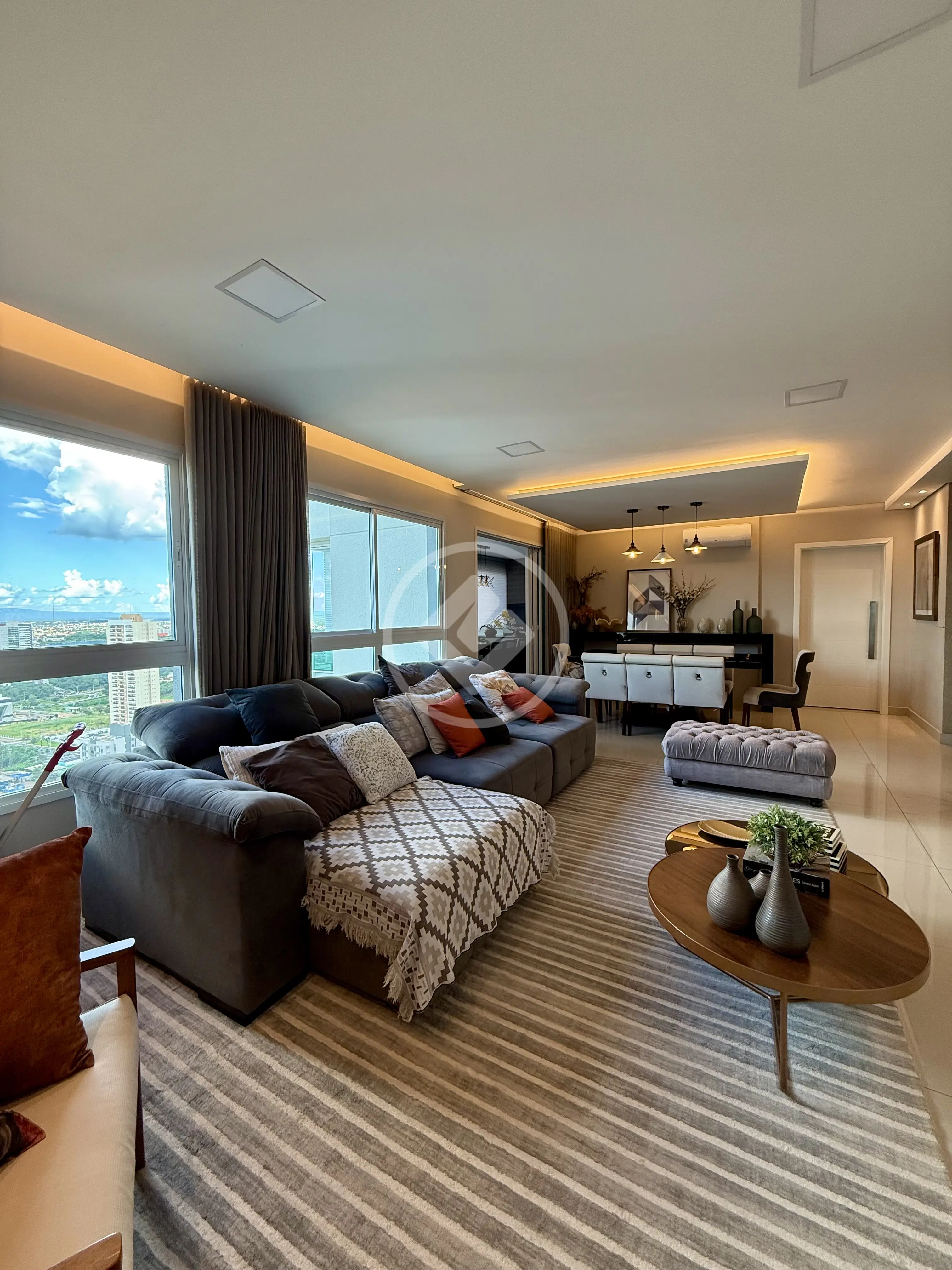 Apartamento edifício Splendore, porteira fechada, 3 suítes amplas, planejados em todos os ambientes, 3 vagas de garagem, próximo ao shopping pantanal e centro político.