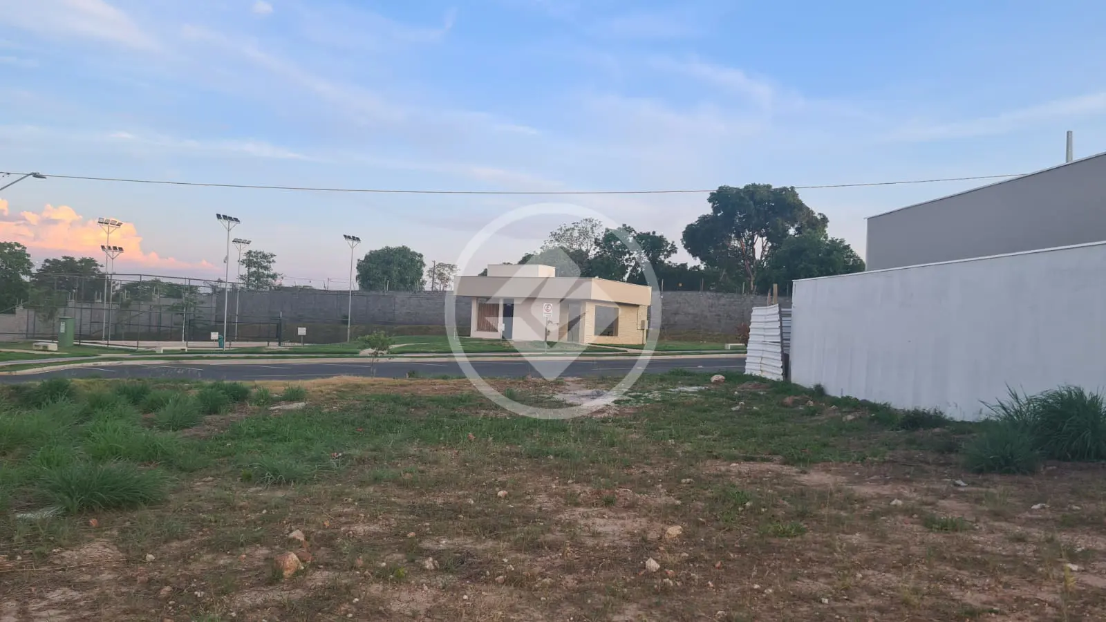 Terreno Condomínio Ribeirão do Lipa, Cuiabá - MT — foto 1