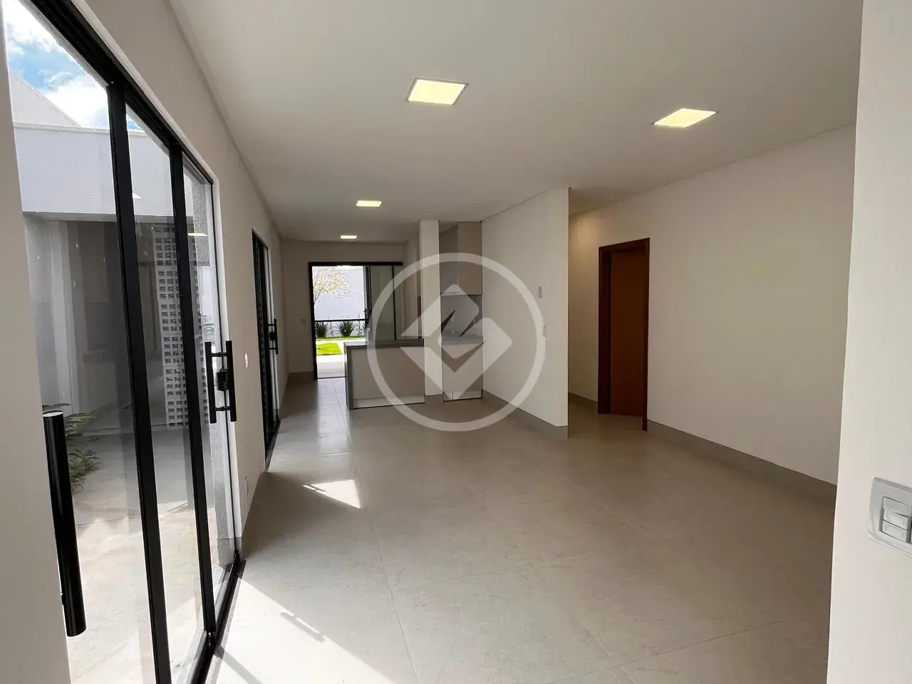 Casa 3 quartos no Jardim Helvecia, Aparecida de Goiânia — foto 4 de 6
