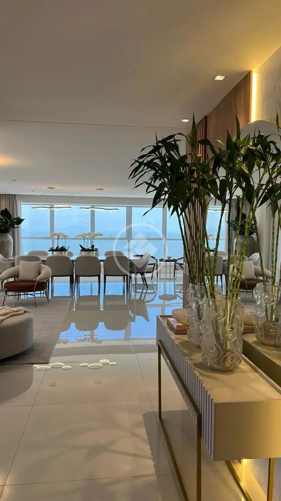 Luxo e Exclusividade à Beira-Mar de Balneário Camboriú (mobiliado)