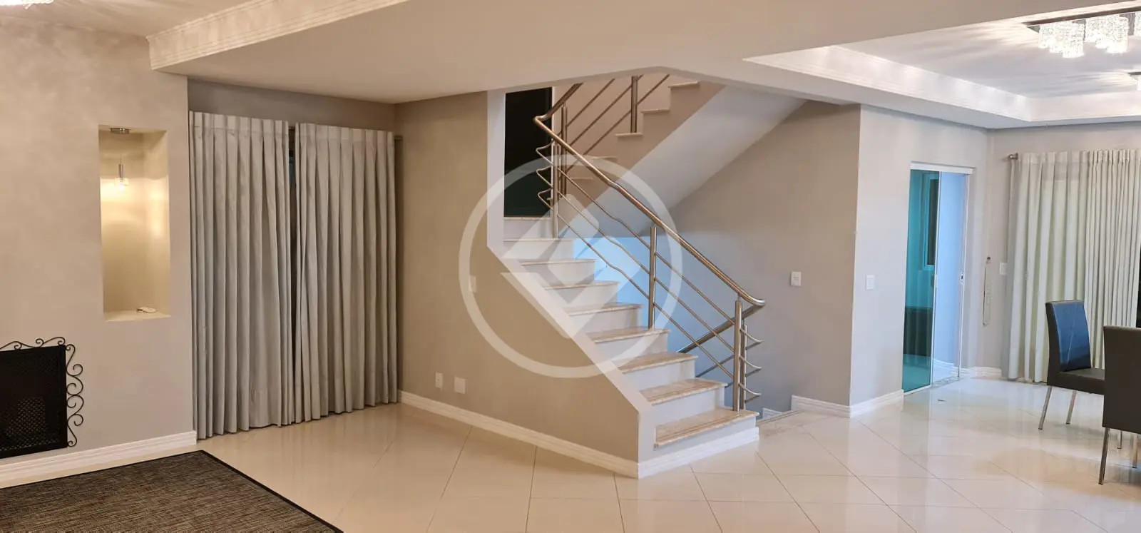 Casa 5 quartos no Praia do Estaleiro, Balneário Camboriú — foto 3 de 6