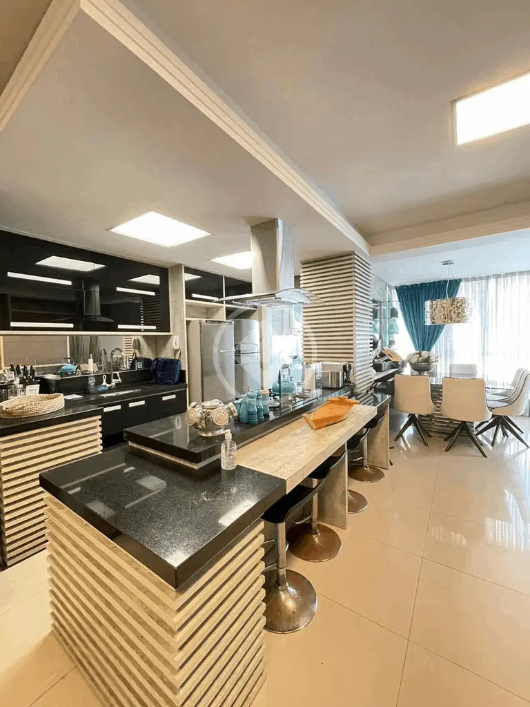 Apartamento 3 suítes no Centro de Balneário Camboriú
