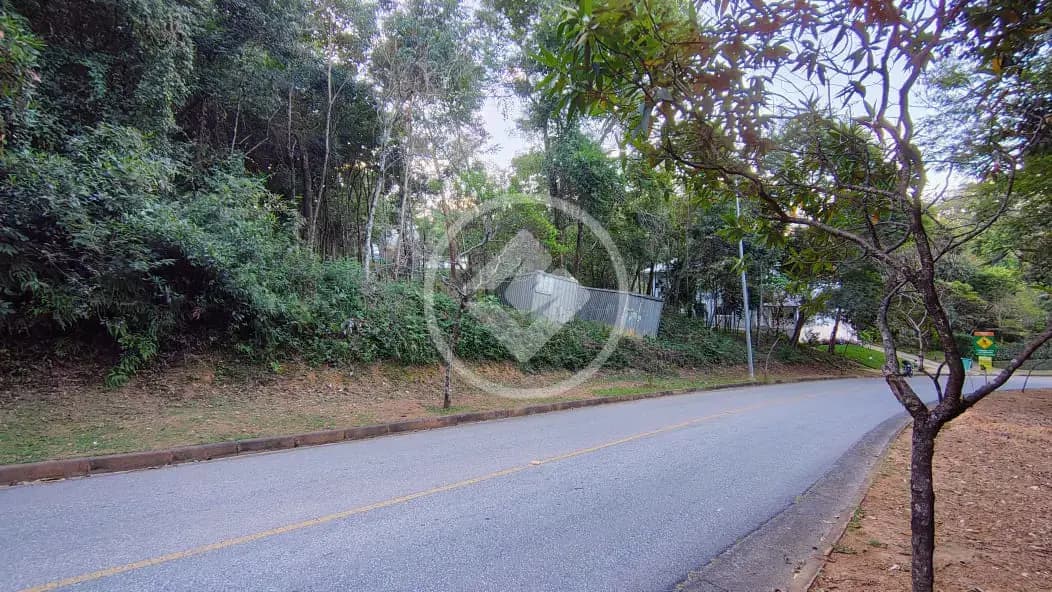 LOTE À VENDA NO CONDOMÍNIO QUINTAS DO SOL