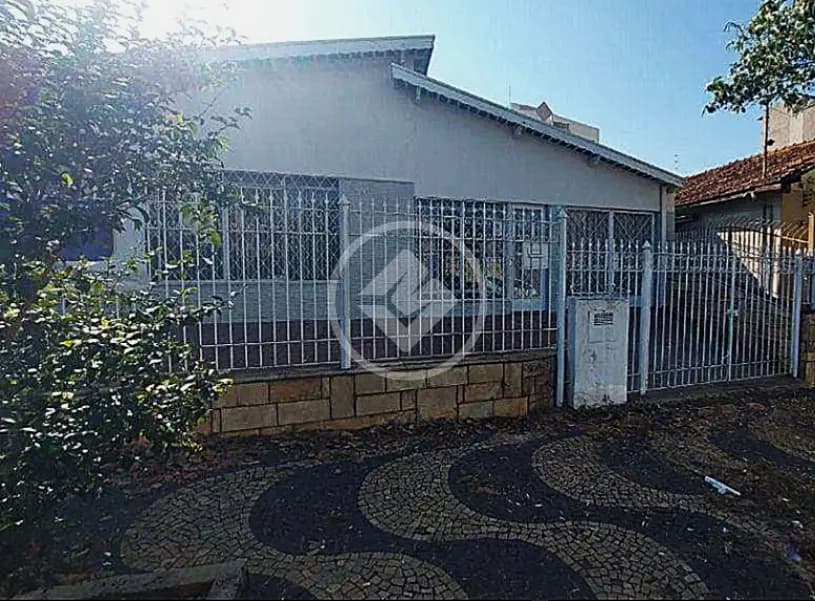 Casa de 150 m2 de área construída, com 3 dormitórios, na Vila Industrial em Campinas.