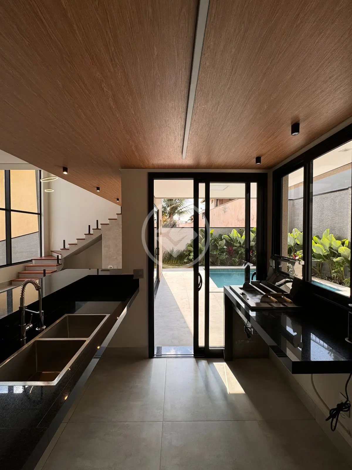 Casa de 215m² no Condomínio Caminhos de San Conrado