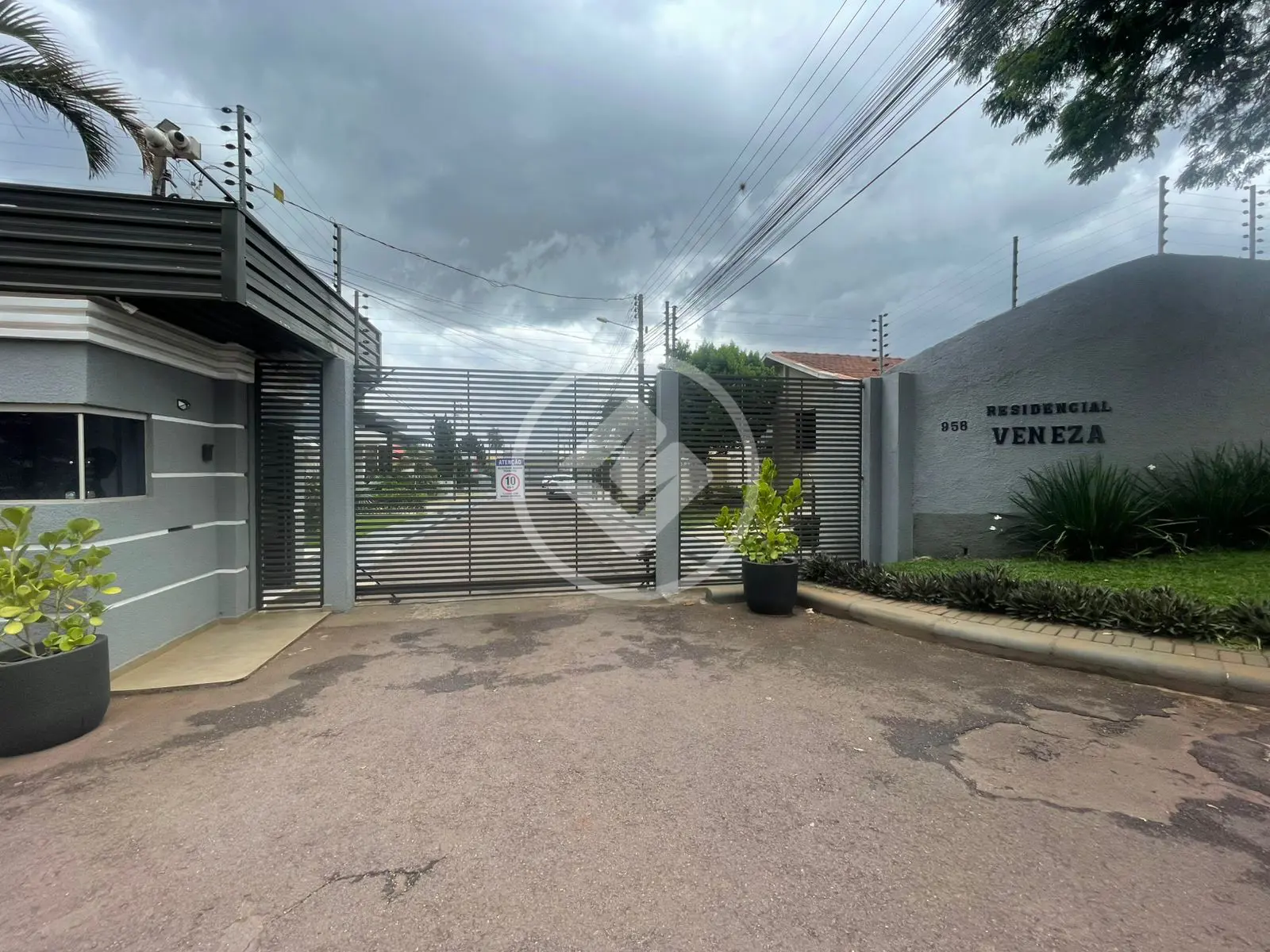 Casa em Condomínio fechado no Country