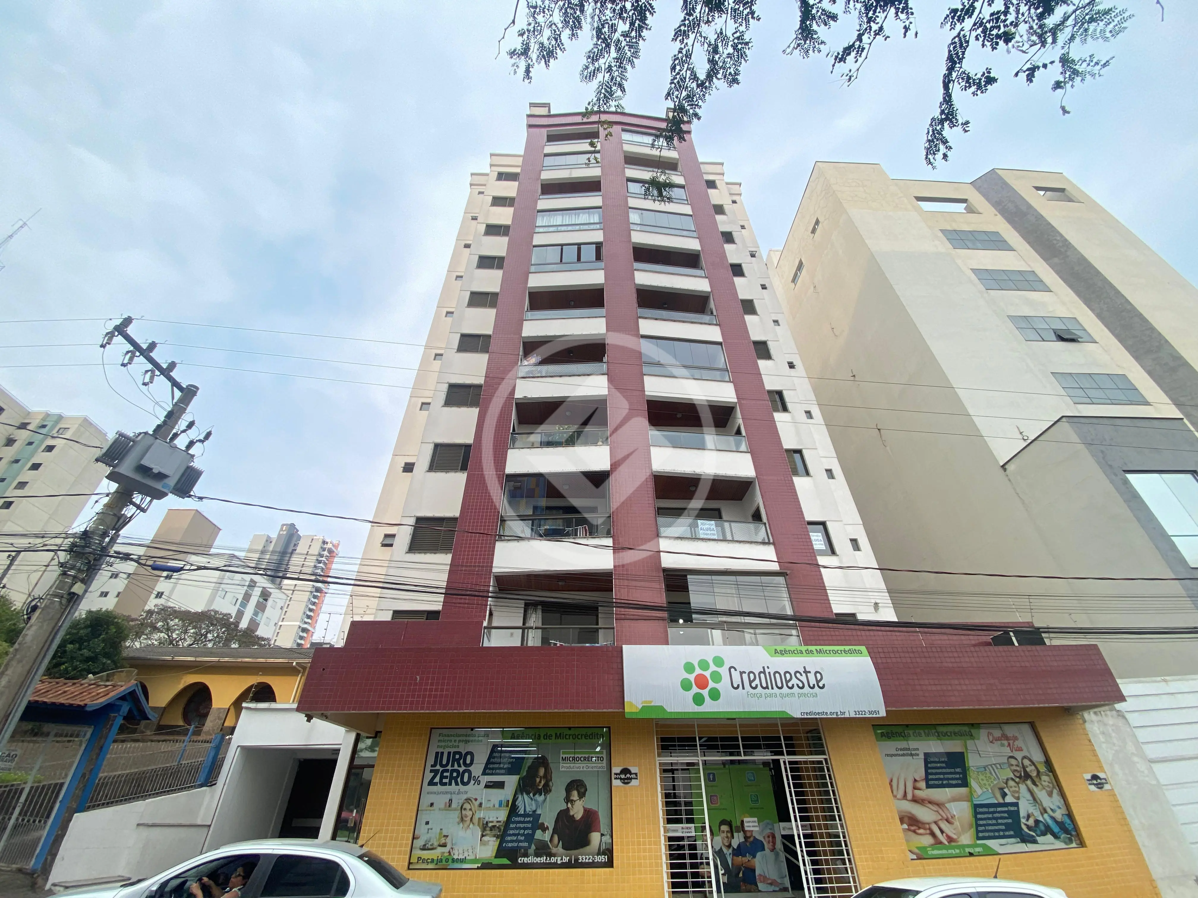 APARTAMENTO SUÍTE MAIS UM DORMITÓRIO