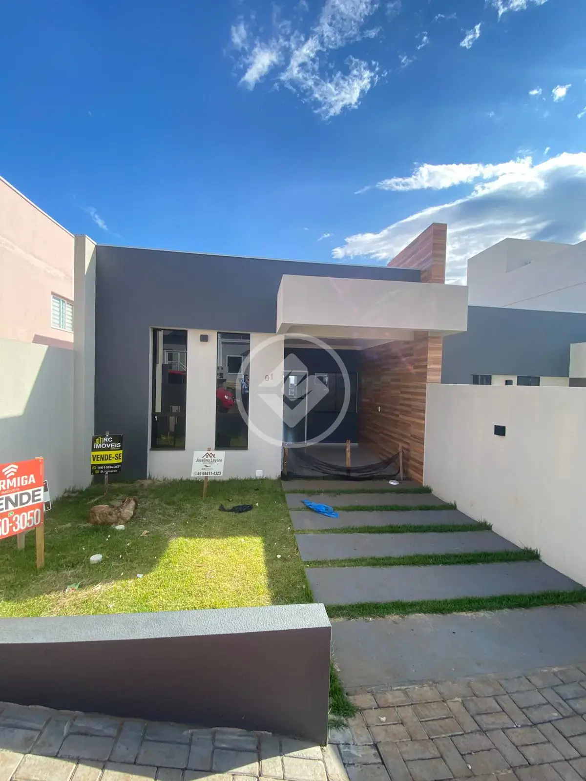 Casa geminada no Bairro Desbravador