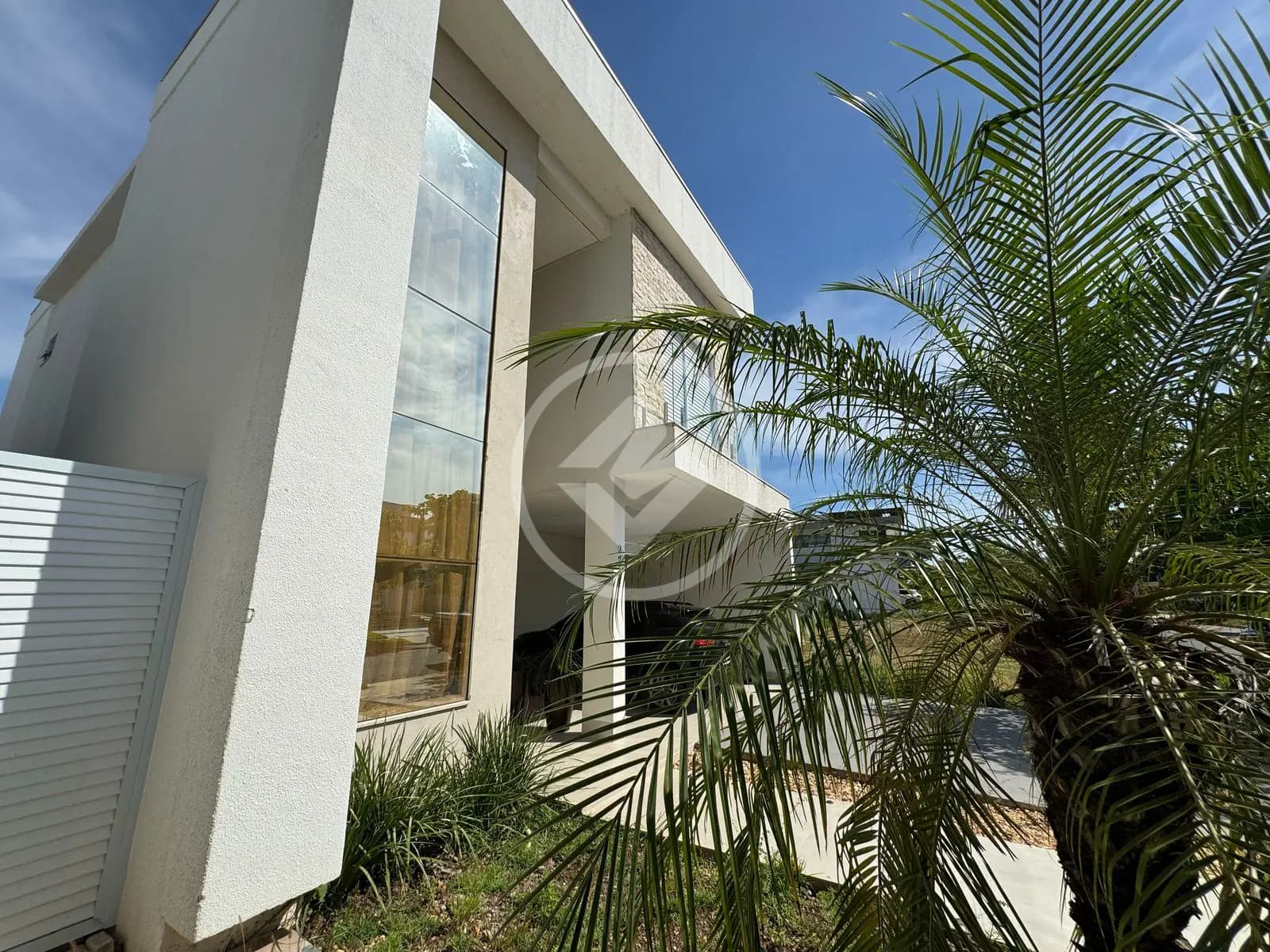 Vende-se sobrado no Belvedere 2 com 3 suítes e closet grande
