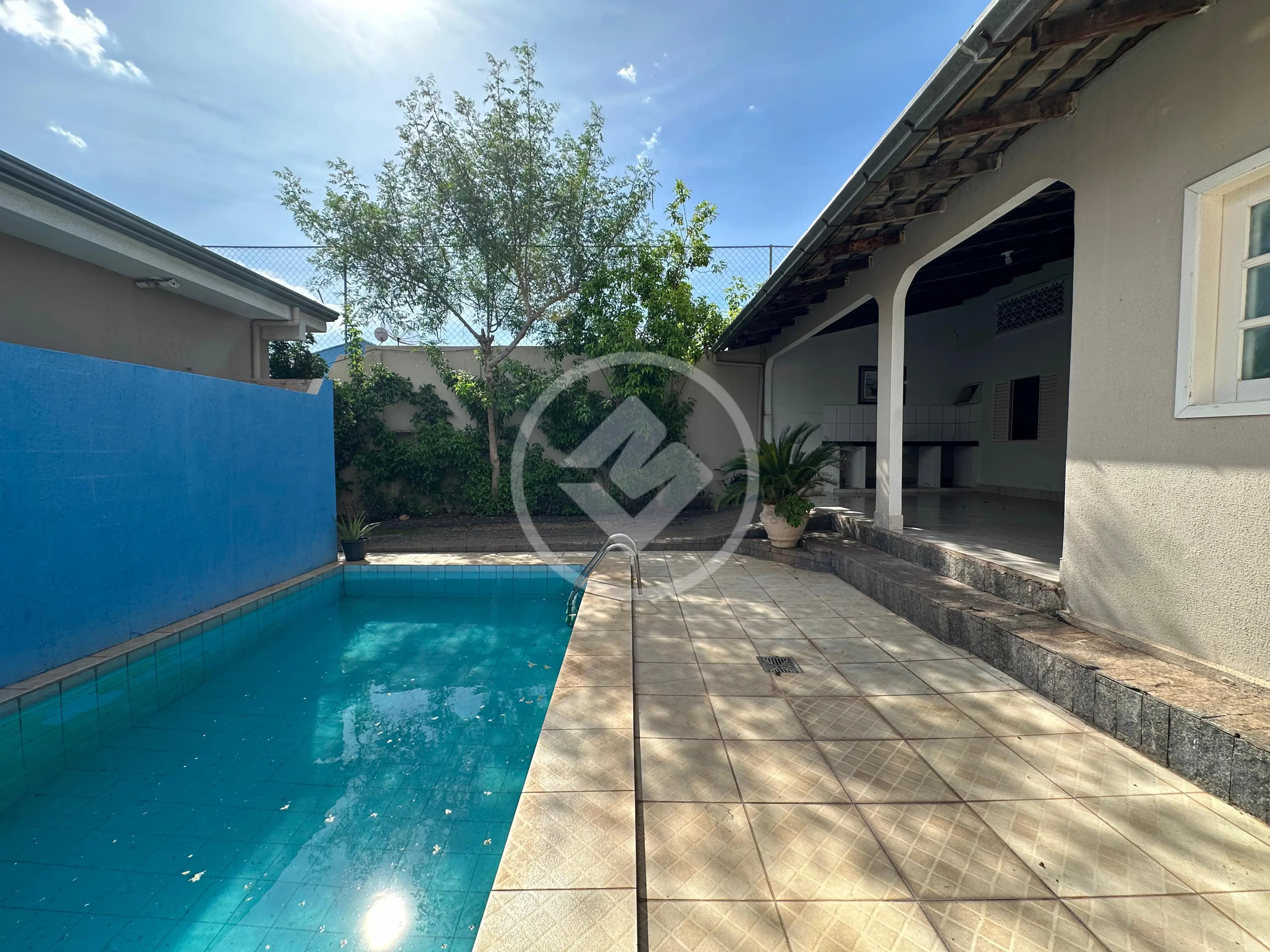 Sobrado à venda com 3 suites no Bairro Jardim Itália, Cuiabá MT R$ 1.200.000,00