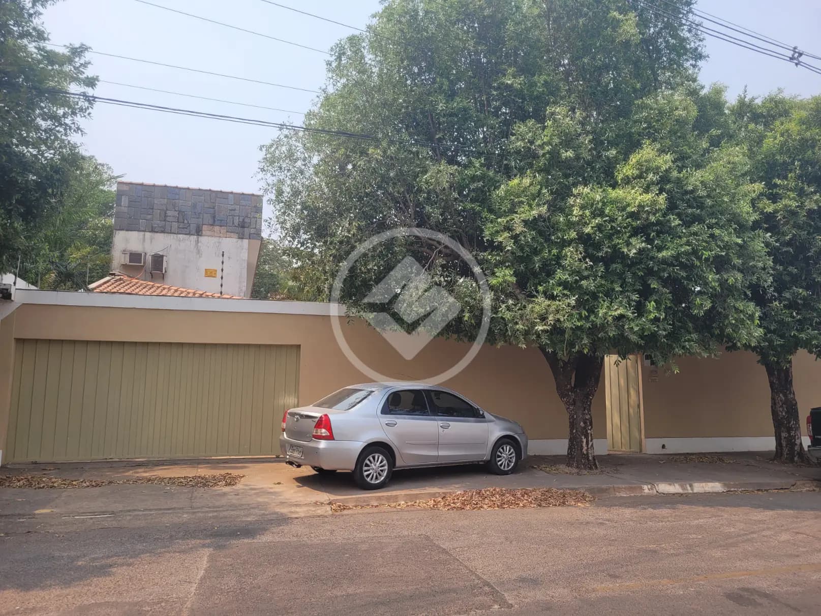 Casa Mobiliada com Escritórios no Bairro Santa Cruz