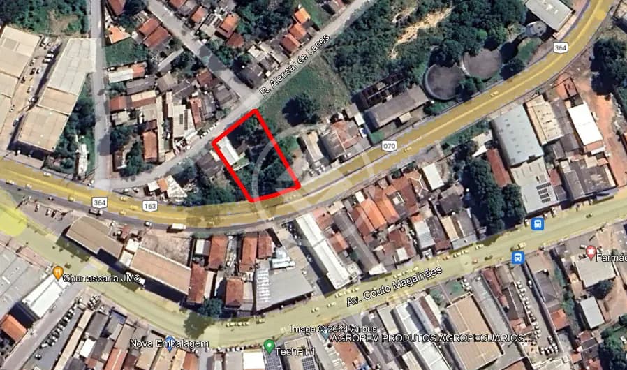 Terreno com 1650m2, na Av. Ulisses Pompeu de Campos.