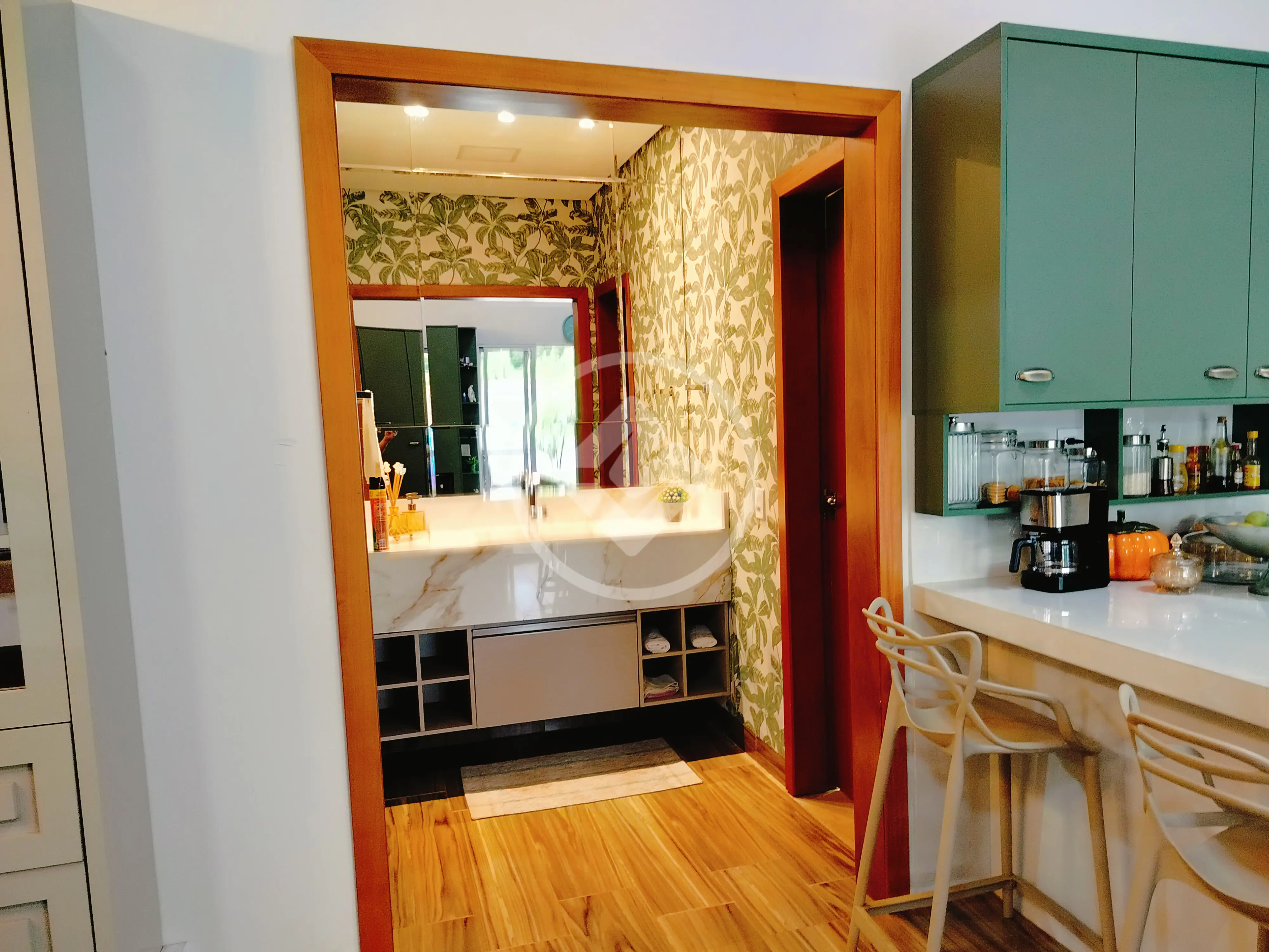 Vende-se Casa Térrea com Vista Exclusiva para o Rio Cuiabá, 04 quartos, 02 Suíte - Piscina e Deck de contemplação e pescaria.
