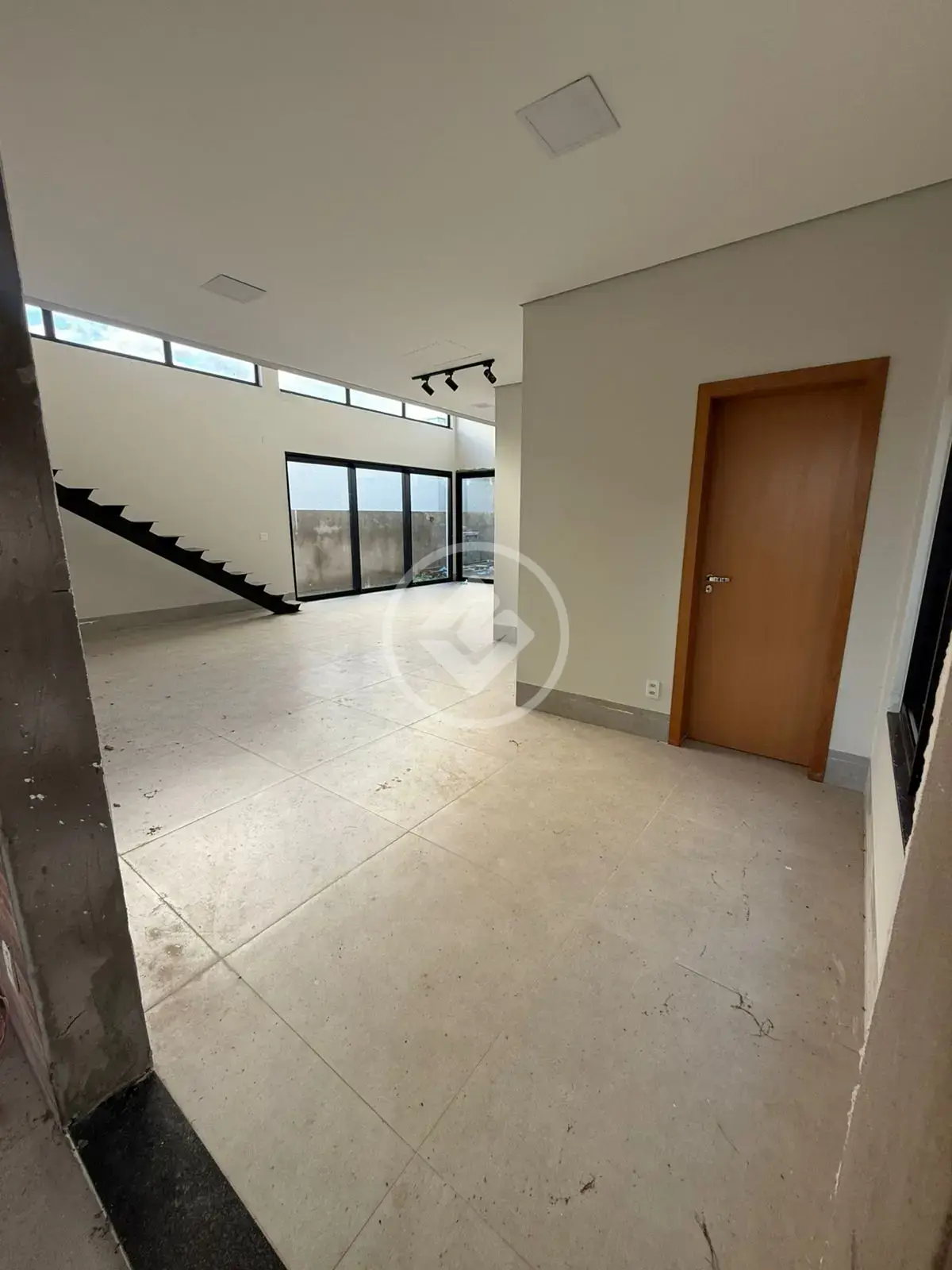 Vendo sobrado (Belvedere 1) fase acabamento da construção
