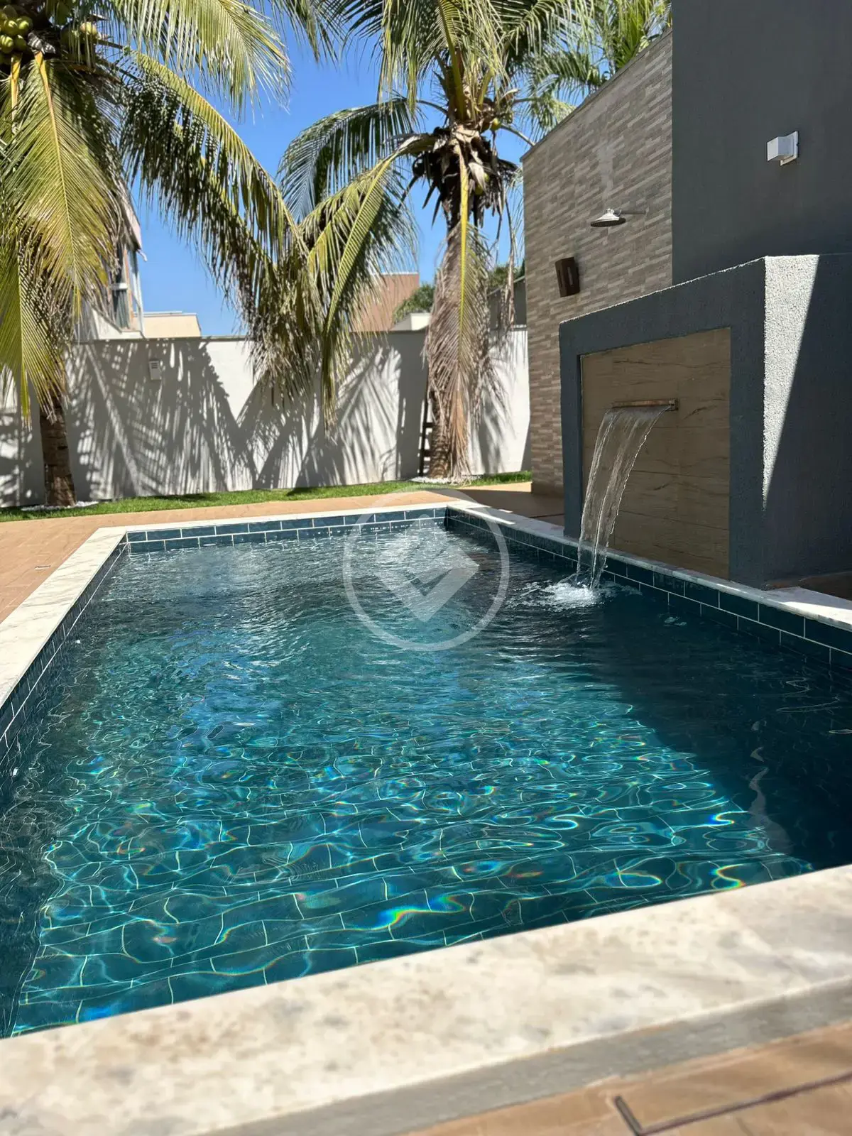Vende-se Sobrado - R$2.990.000,00 - 4 suítes - Belvedere 1 - Cuiabá MT