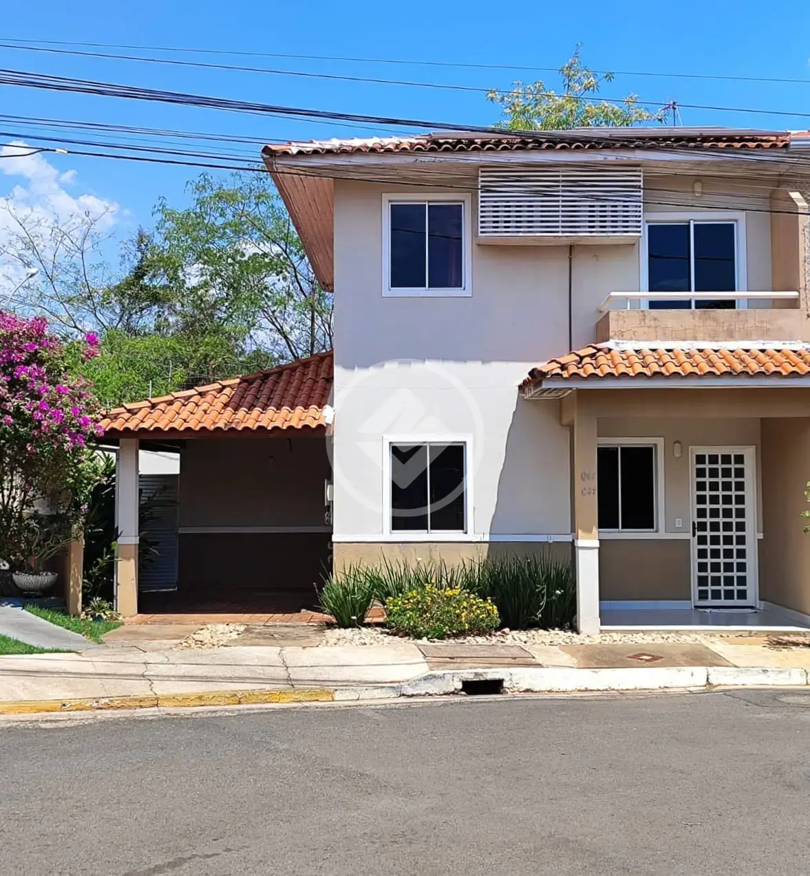 Sobrado à Venda no Condominio Villa di Capri no bairro Despraiado!