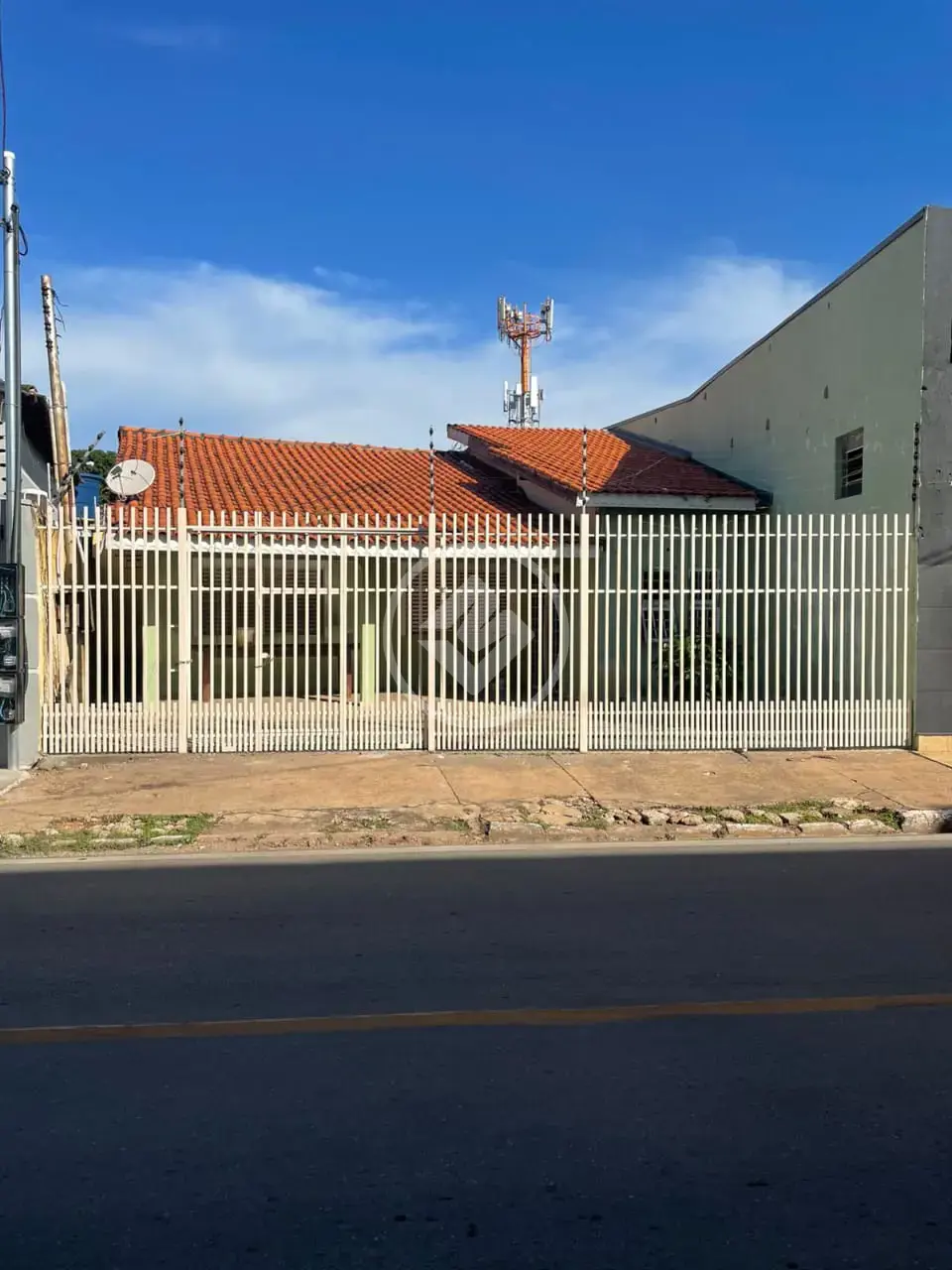 Casa Centro-Sul, Várzea Grande - MT — foto 1