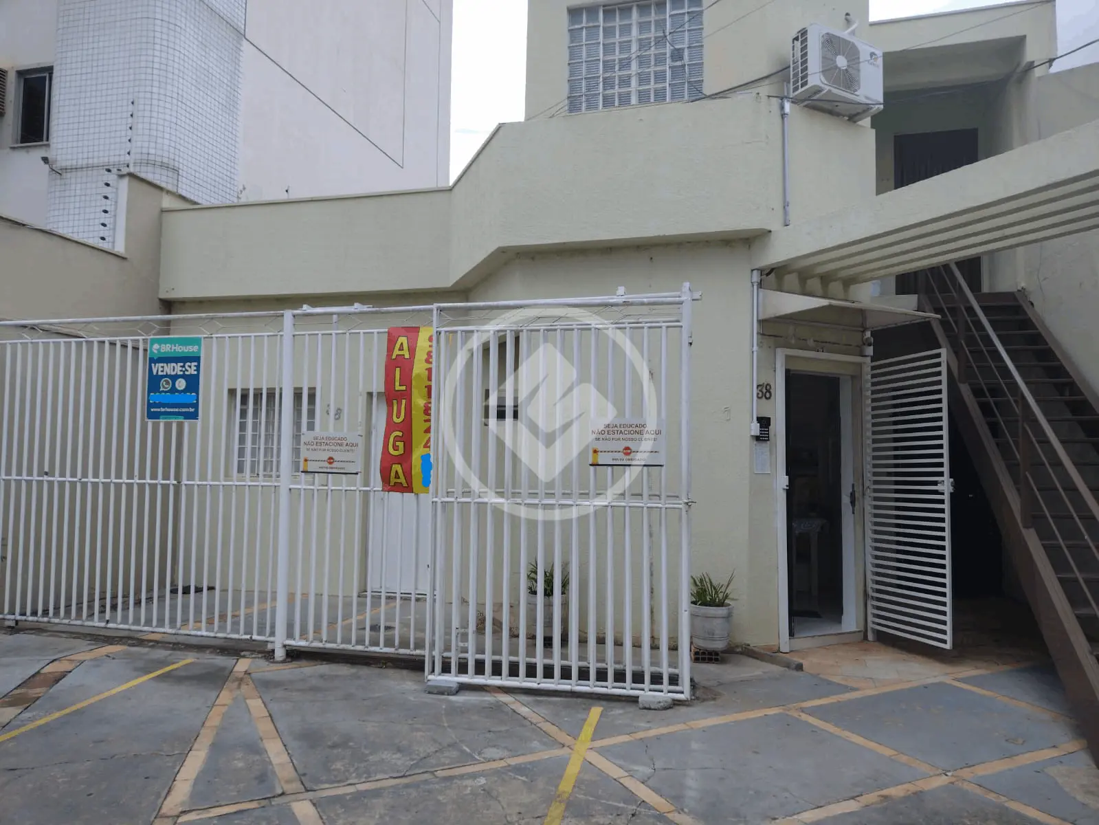 Prédio comercial com 9 Salas, área construída 350m ², valor de venda R$1.250.000,00