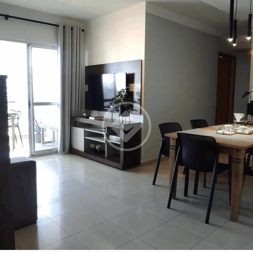 Apartamento com 3 suítes plenas na AV. T-15