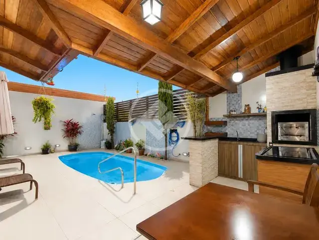 Casa 5 quartos no Capoeiras, Florianópolis — foto 1 de 6